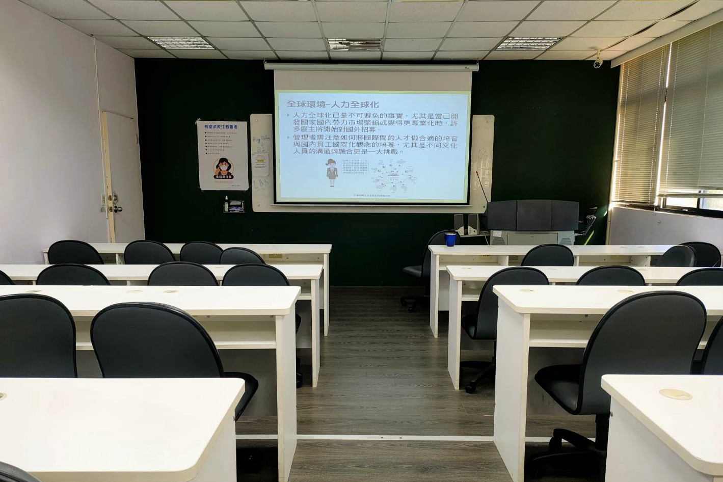 �h�\���ť�Ы�